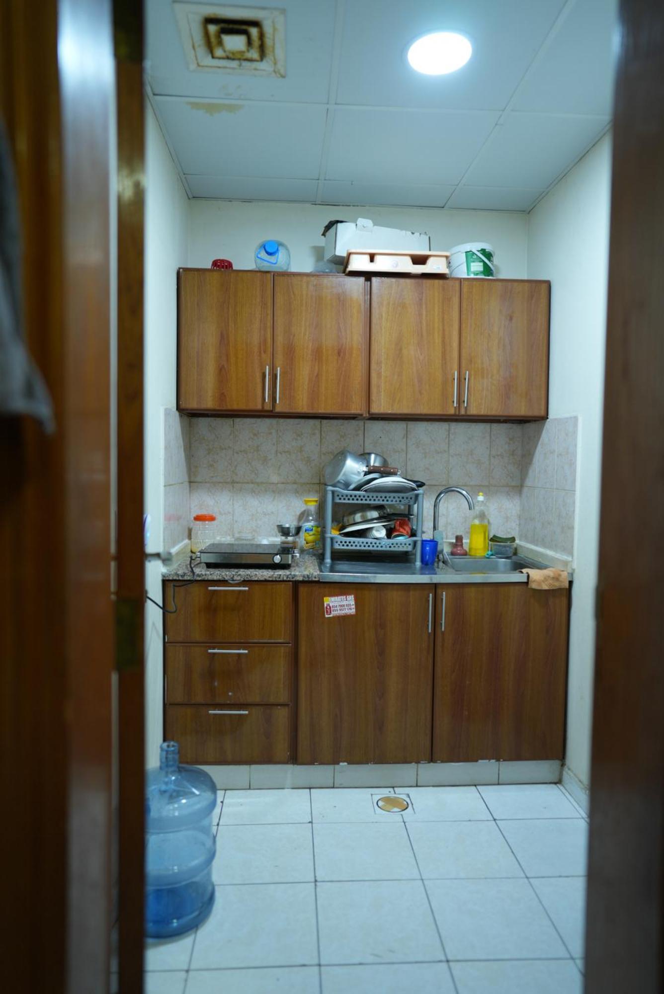 Accommodatie bij particulieren Furnished Next To Burjuman Metro Exit-4 *